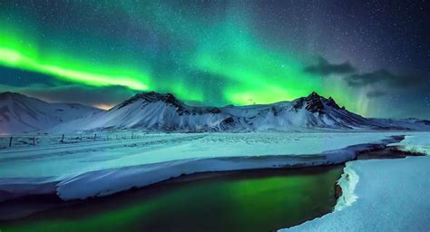 It's a kind of magic: amazing northern lights over Greenland and ...