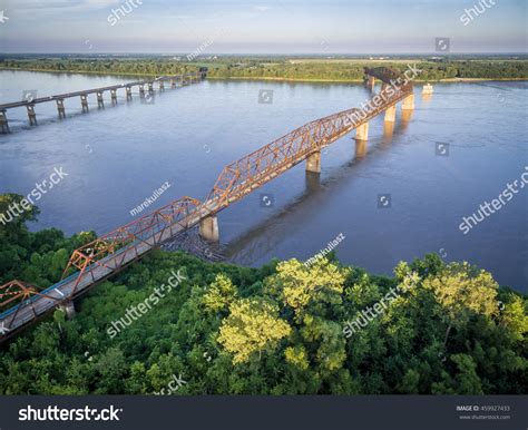 1,361 Mississippi River Aerial View Images, Stock Photos & Vectors ...