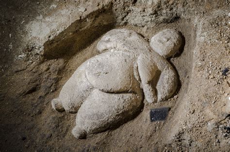 Unique figurine of woman found at Çatalhöyük – The History Blog