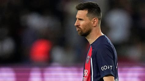 Angry fans boo Messi ahead of, and during his final PSG appearance ...