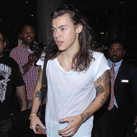 Harry Styles Long Hair / Harry Styles Finally Reveals When He Ll Cut ...