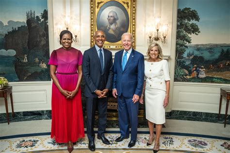 Barack and Michelle Obama make first joint return to the White House ...