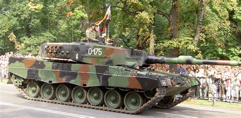 File:Leopard 2 tank.JPG - Wikipedia