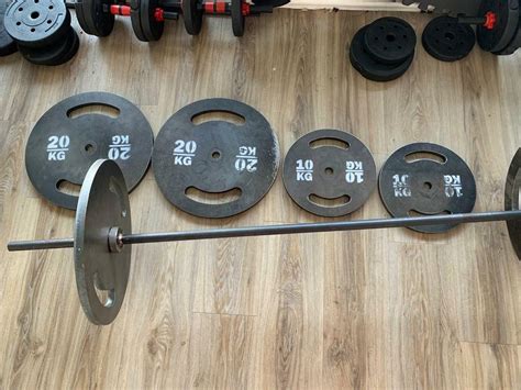 100kg weights and barbell | in Cardiff Bay, Cardiff | Gumtree