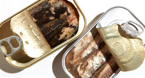 Anchovies vs. Sardines - What's the Difference? | Thrive Market