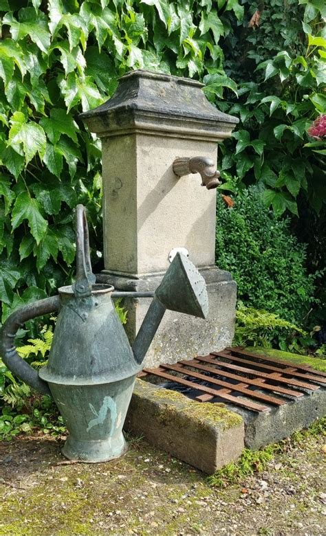 Proantic: Stone Garden Fountain...