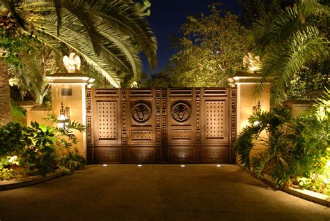 Main Gate Entrance to an Estates I illuminated in 92067 by Mark Mullen ...