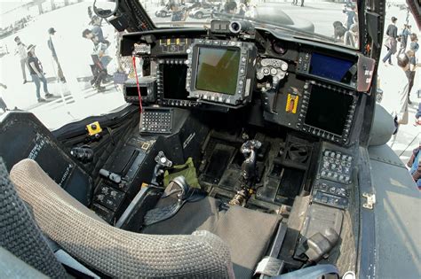 Boeing Apache AH-64D Longbow cockpit 🚁 : r/Helicopters