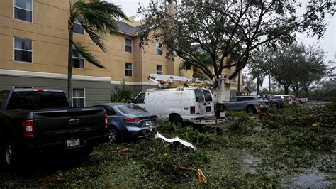 Hurricane Ian Bludgeons Southwest Florida - The New York Times