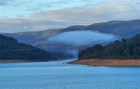 Blowering Dam: Camping at Blowering Dam in NSW AUST...