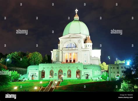 St. Joseph's Oratory at night in Montreal in Canada Stock Photo - Alamy