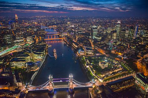 Night and Day: Spectacular Aerial Photos of London by Jason Hawkes ...