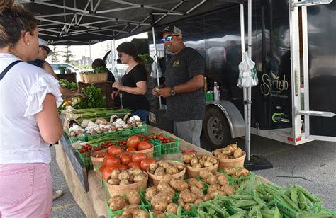 Bradford Farmers' Market a locavore’s delight (6 photos) - Barrie News