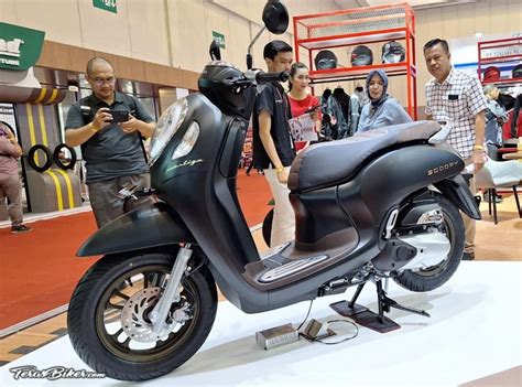 IMOS 2023 : AHM Rilis Warna Baru New Honda Scoopy 2024, Harga Mulai 21 ...