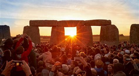 The Stonehenge Will Stream Its Famous Summer Solstice Celebration Live ...