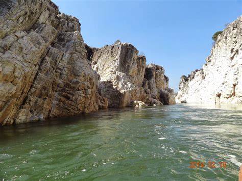 Aniruddha : Visit to Bhedaghat Dhuandhar falls