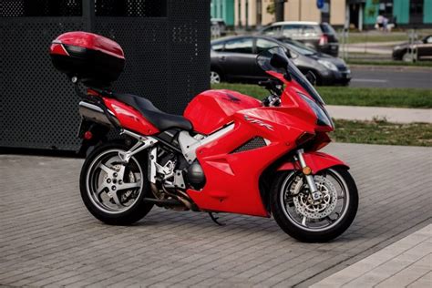 Honda VFR800 Problems: 3 Known Issues (Explained) | Motor & Wheels