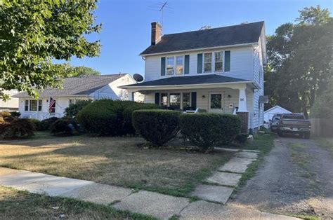 96 Court St, Freehold, NJ 07728 | MLS# 22224957 | Redfin