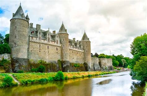 Best Castles in Northern France - Historic European Castles