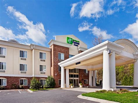 Hotel In Cherokee, NC Near Casino | Holiday Inn Express & Suites ...