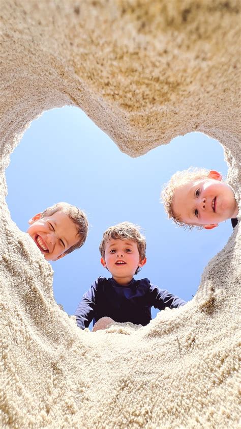 HOW TO TAKE A SAND HEART PHOTO AT THE BEACH | Design Darling