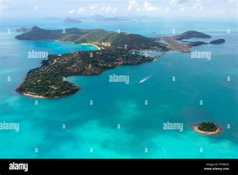 Whitsunday islands aerial hi-res stock photography and images - Alamy