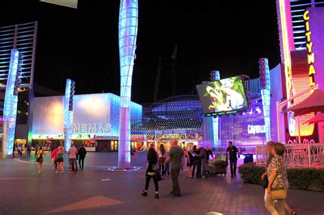 Universal CityWalk Hollywood in Los Angeles - Nonstop Entertainment ...