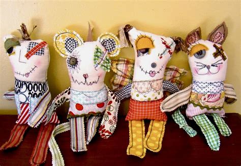 Love making these little Scrappy Doll's. There a great way to use up ...