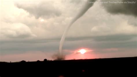 Tornado, sunset combine for stunning show from Mother Nature - ABC7 Los ...