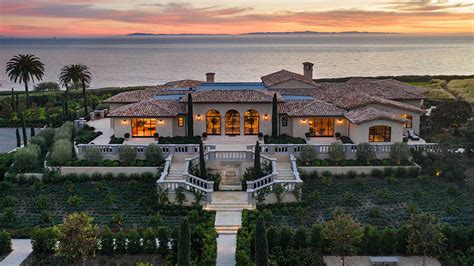 Two-Mansion Oceanfront Estate in Santa Barbara Lists for $160 Million ...