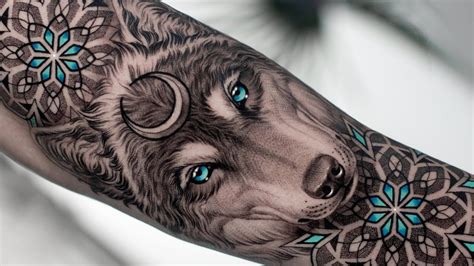 REALISTIC WOLF & GEOMETRIC TATTOO TIME LAPSE | Tattoo time lapse, Wolf ...