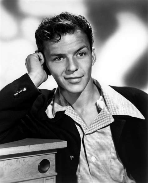 20 Black and White Photos of a Very Young Frank Sinatra in the 1940s ...