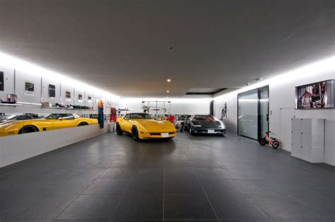 Luxurious Hydraulic Car Elevator Zooms Right into Your Living Room ...