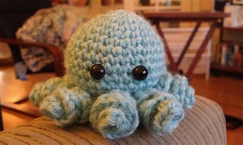 ChemKnits: Crochet Mini Octopus