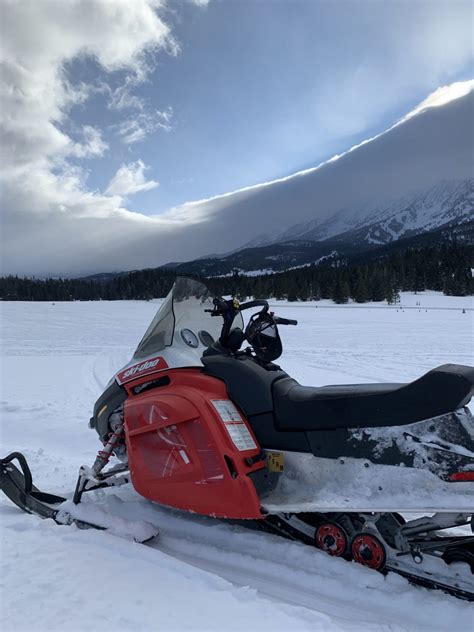 Snowmobiling in Yellowstone National Park - Explore Rentals