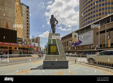 Dedan Kimathi Statue, Nairobi, Kenya, Africa Stock Photo - Alamy