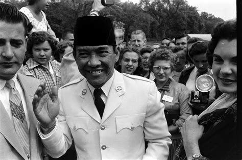 Sukarno — Google Arts & Culture