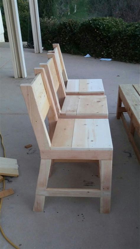 Simple chairs... I'm still learning and having fun | Diy garden ...