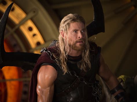 Thor: Ragnarok 2017, directed by Taika Waititi | Film review