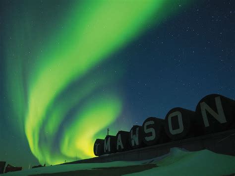 Awesome Aurora – Australian Antarctic Program