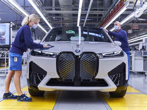 New BMW Grille Has ‘Self-Healing” Vacuum Coating