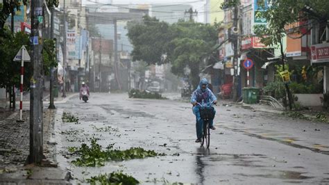 Vietnam: Typhoon Molave leaves at least 25 dead and scores missing | CNN