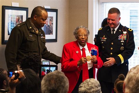 Army Air Corps Sgt. Amelia Jones, a veteran of the original Tuskegee ...