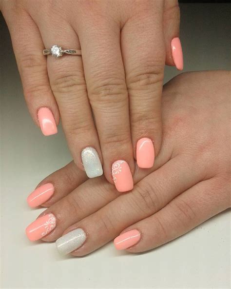 35 Hot Peach Nail Designs for A Trendy Look in 2021