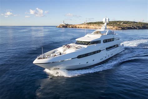 2021's Hottest Private Yacht Charter Destinations | YACHTZOO