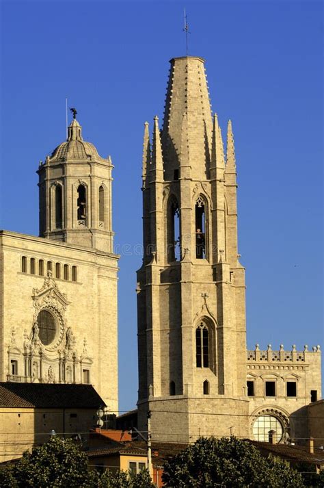 Catedral E Iglesia De Sant Feliu, Girona, Cataluña, España Imagen de ...