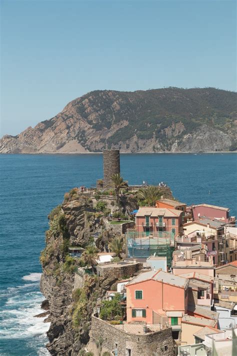 16 Beautiful Photos of Vernazza – There She Goes Again