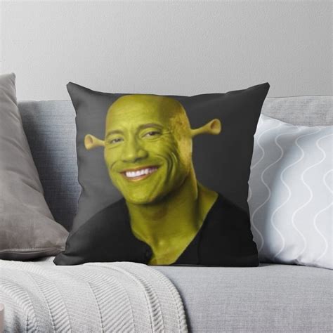 Cojín «Dwayne 'The Shrok "Johnson» de crumpetstrumpet | Redbubble