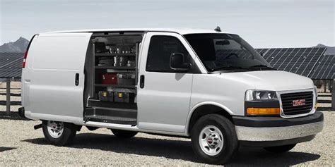 Cargo Van vs Cube Van: Which is Right for You? | Lynch Truck Center