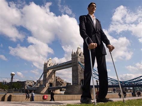 World's tallest man Sultan Kosen stops growing